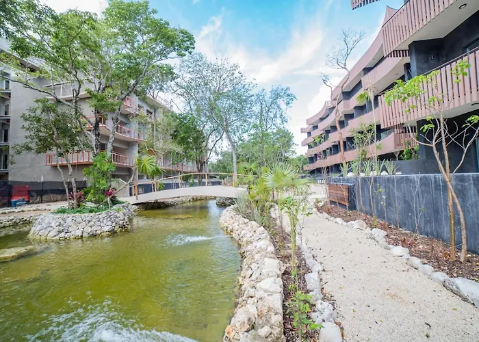 Luxury 3bd With Balcony And Rooftop Pool *