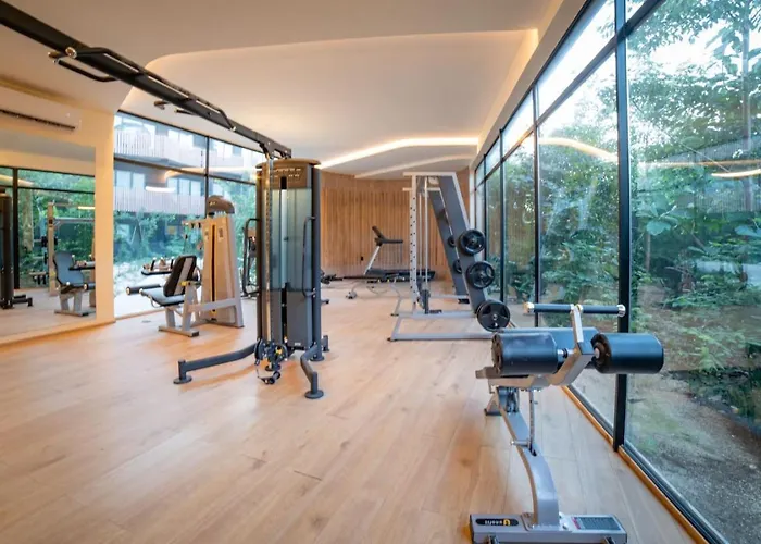 Apartment Luxury 3bd With Balcony And Rooftop Pool